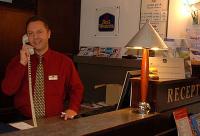 Recepcion del The Three Corners Hotel Art - hotel de 3 estrellas cerca del Gran Mercado, en pleno centro de Budapest