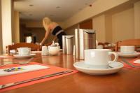 Restaurante de Six Inn Hotel en un ambiente bonito y elegante en Budapest Restaurante de Six Inn Hotel en un ambiente bonito y elegante en Budapest